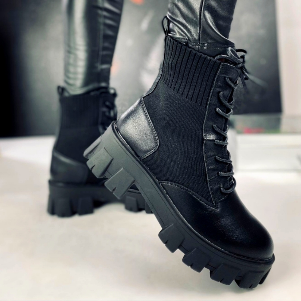Lug boots